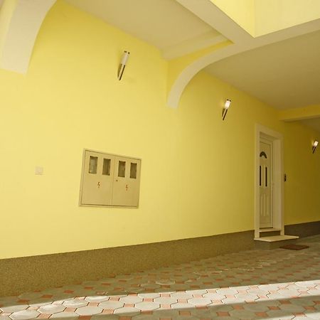 Apartments Rubic โอมิช ภายนอก รูปภาพ